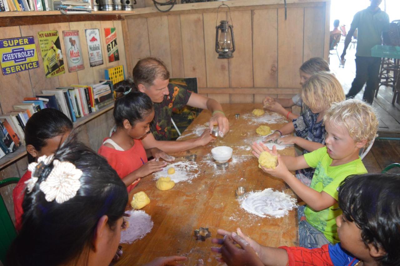팜 비치 방갈로 리조트 Prek Svay Village 외부 사진